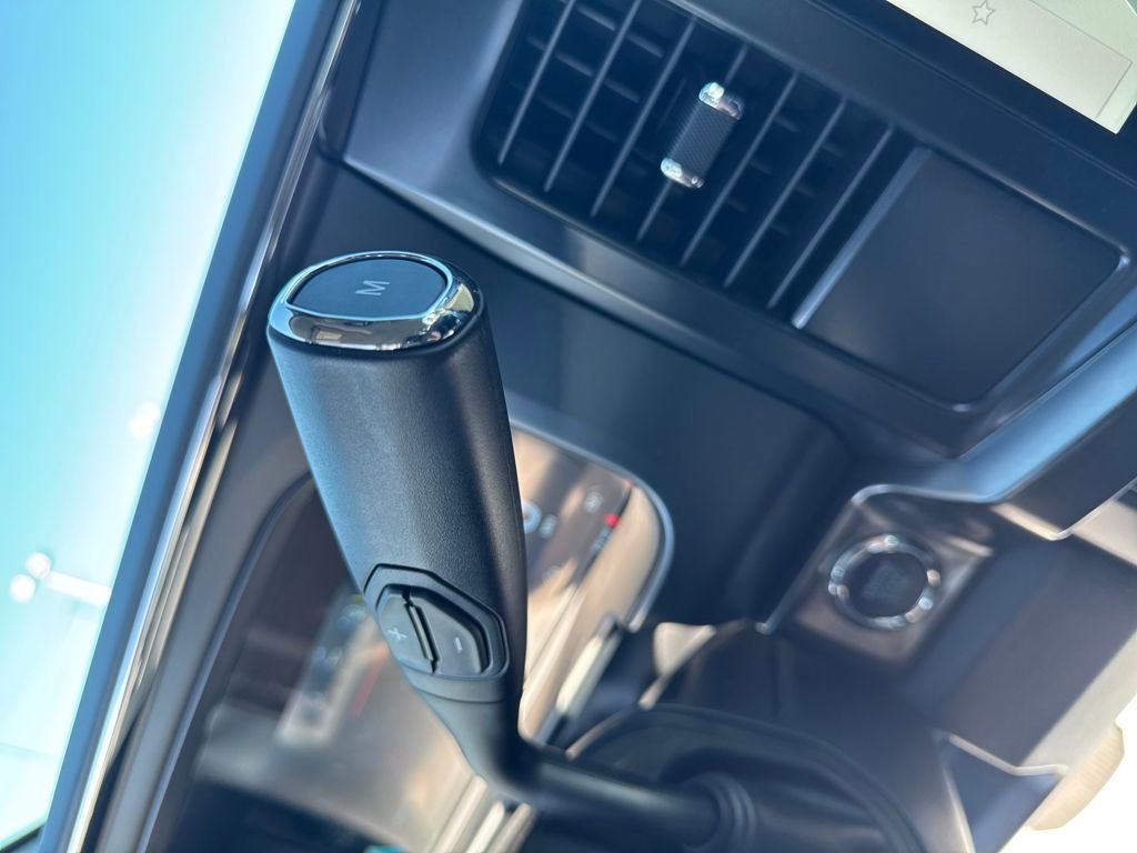 New 2026 Ford F350 Lariat w/ FX4 Off-Road Package image 23