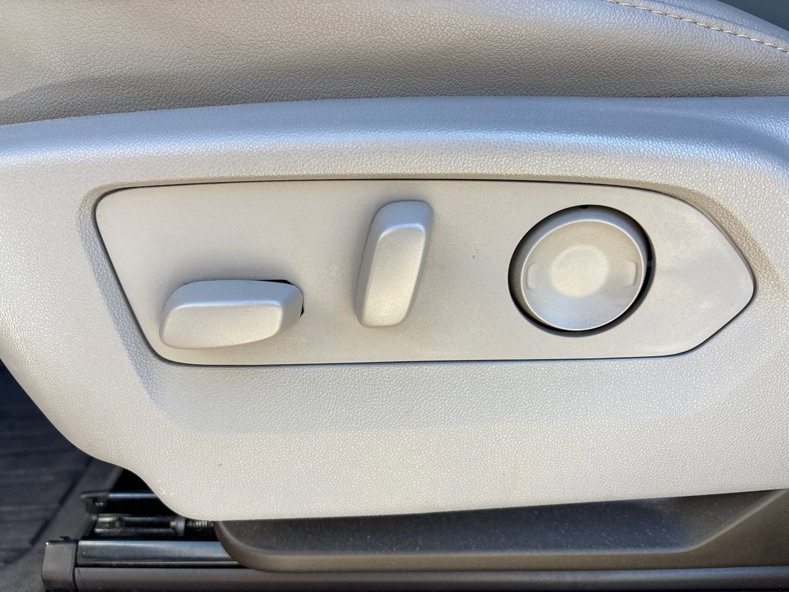 Used 2023 GMC Sierra 1500 SLT w/ SLT Premium Plus Package image 31