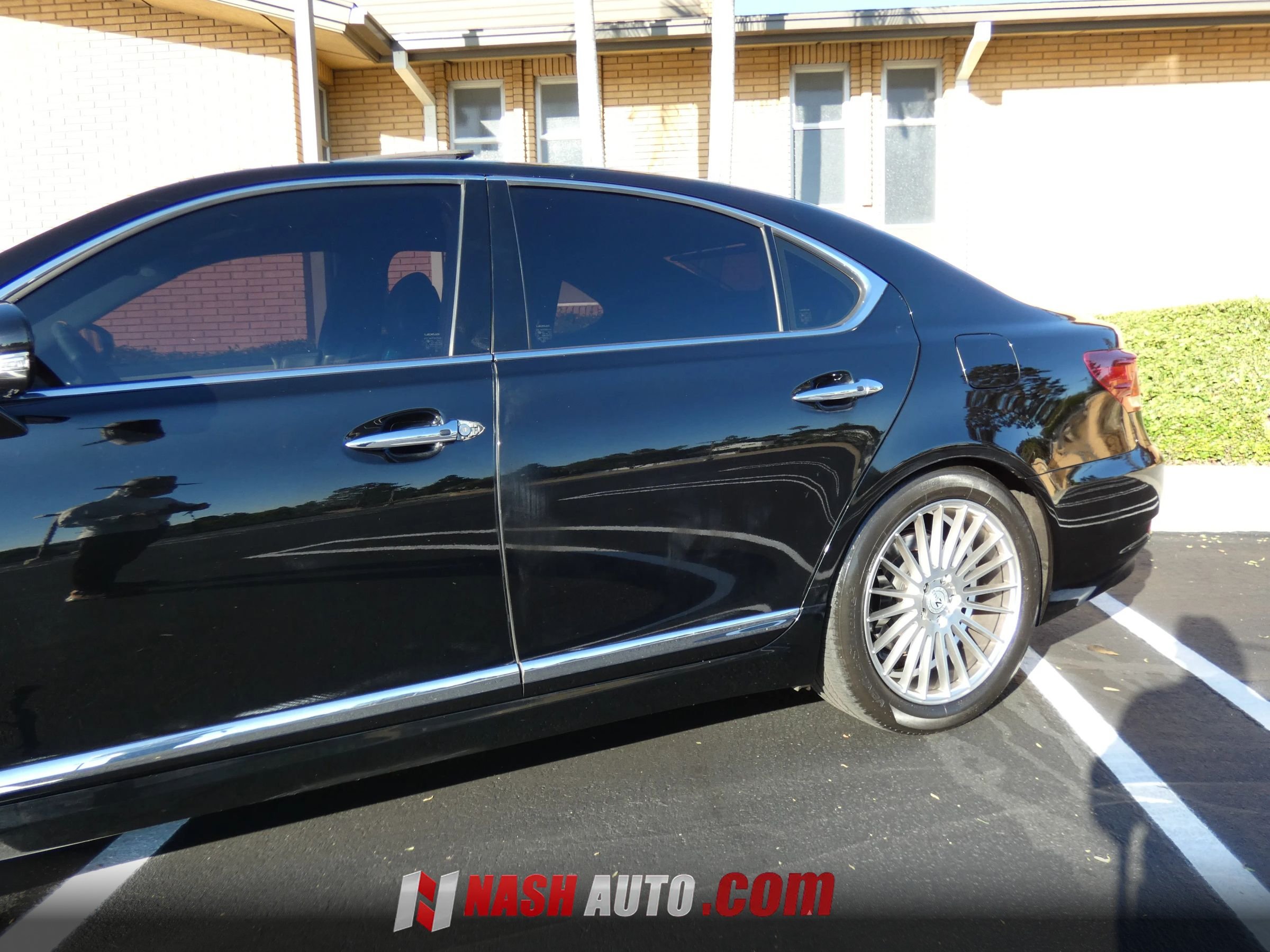 Used 2014 Lexus LS 460 w/ F Sport Package RWD image 11
