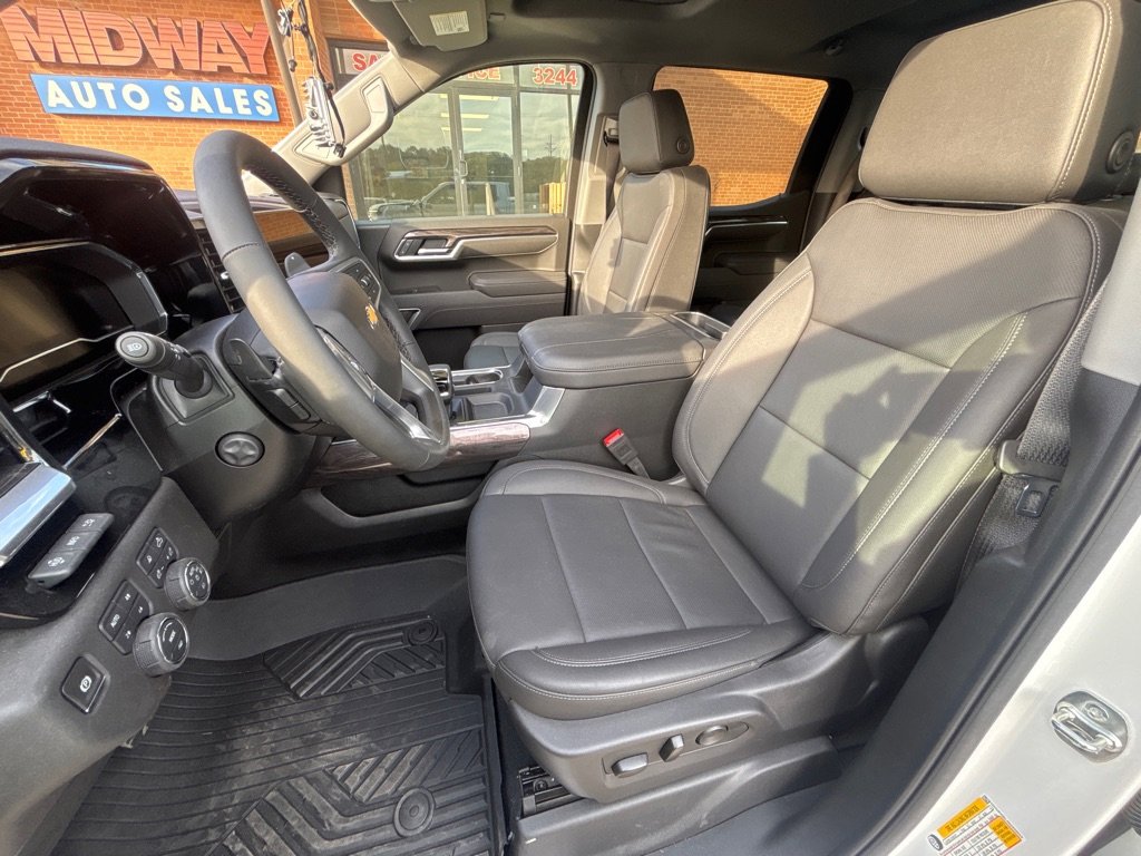 Used 2025 Chevrolet Silverado 1500 LTZ w/ LTZ Premium Package image 15