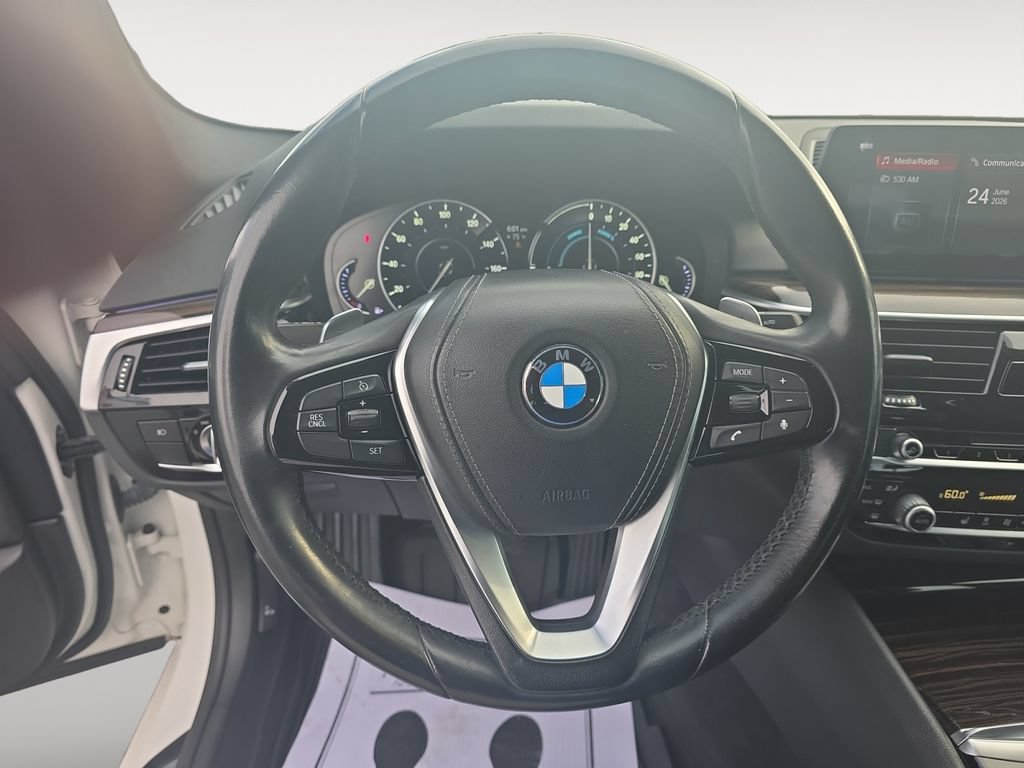Used 2018 BMW 530e RWD image 12