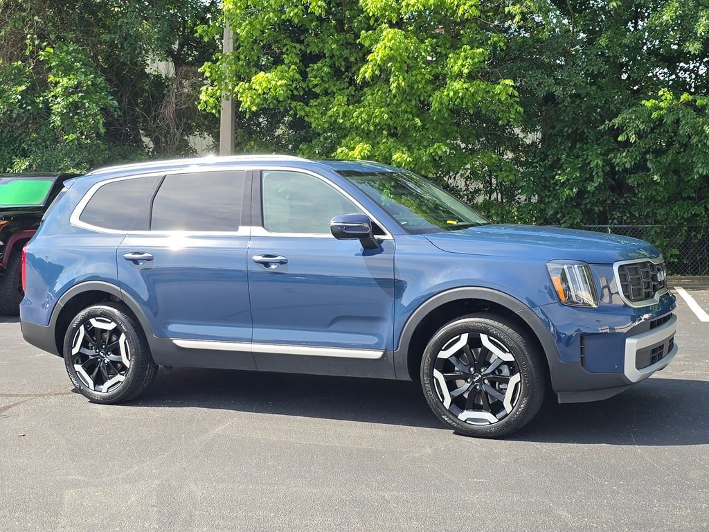 Used 2024 Kia Telluride S w/ S Sunroof Package FWD image 1