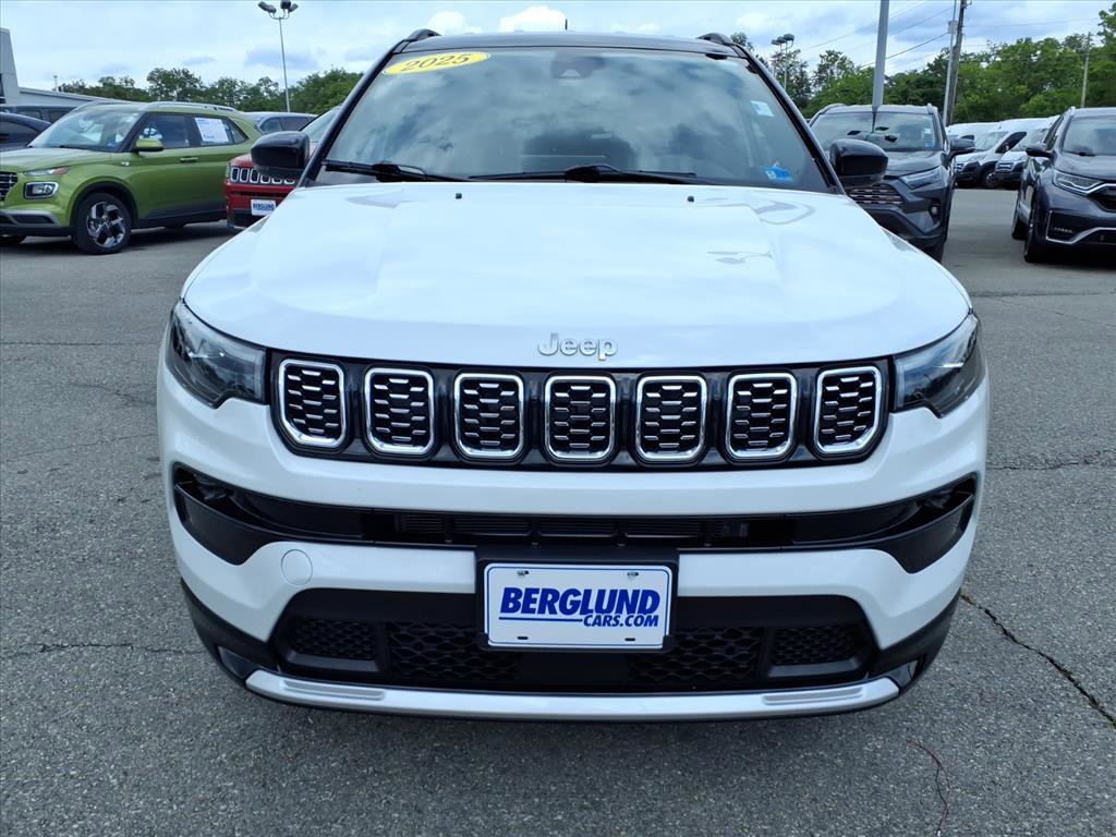 Used 2025 Jeep Compass Limited w/ Elite Group AWD/4WD image 9