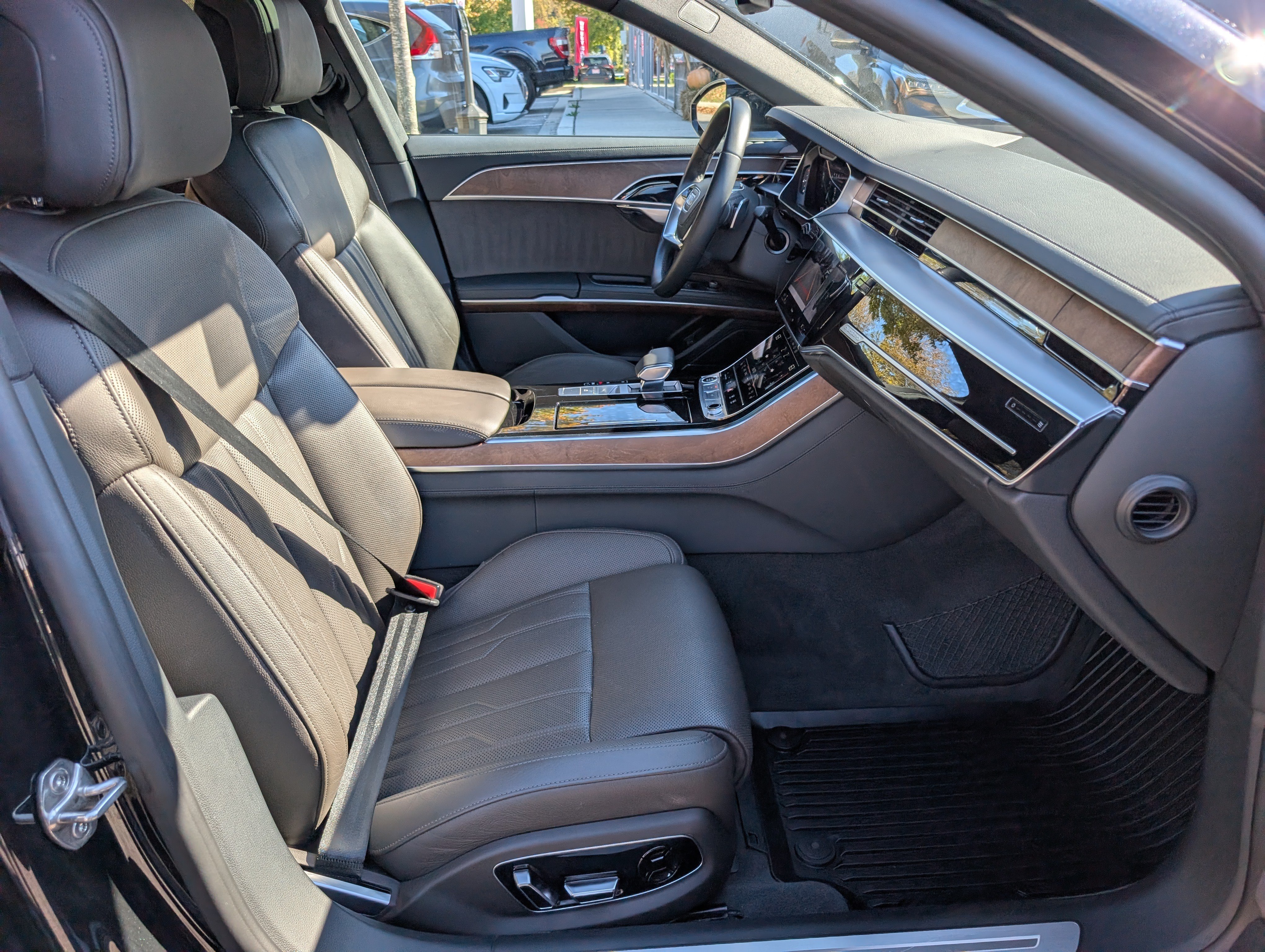 Used 2023 Audi A8 L 3.0T w/ Executive Package AWD/4WD image 12