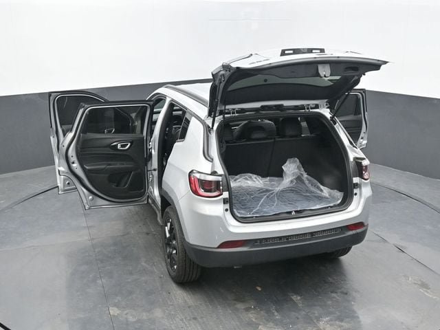 New 2025 Jeep Compass Latitude w/ Convenience Group AWD/4WD image 73
