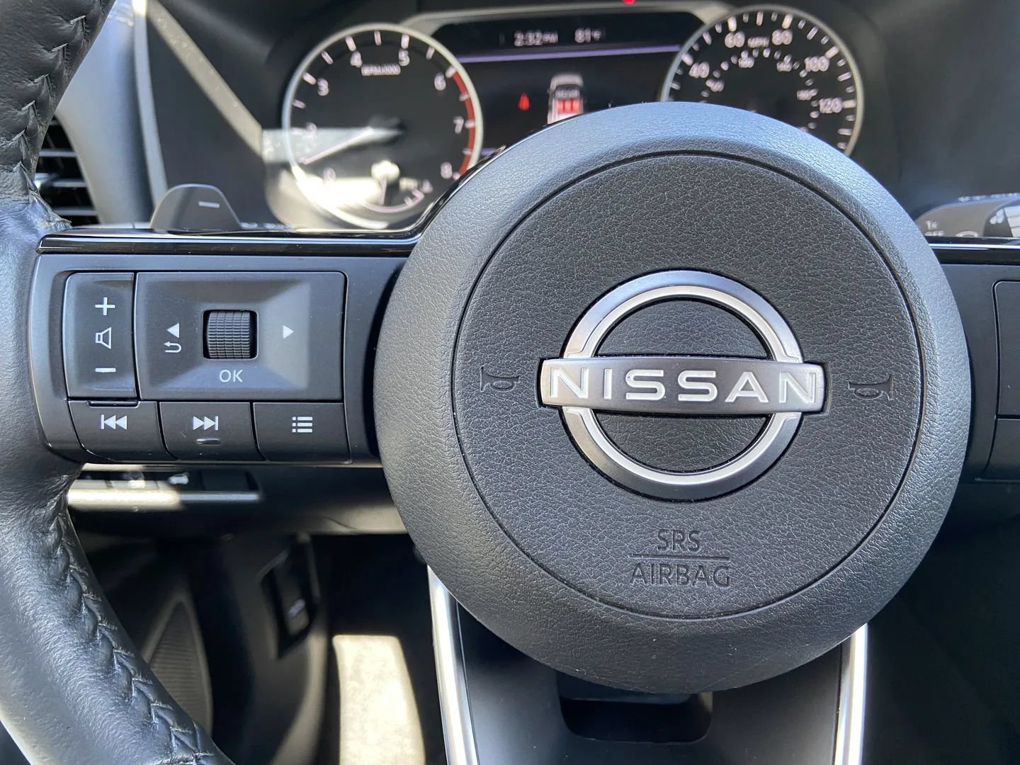 Used 2023 Nissan Rogue SL AWD/4WD image 16