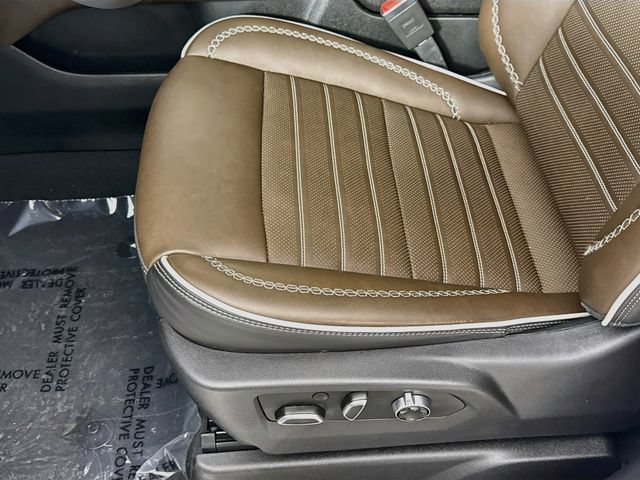Used 2025 GMC Yukon XL Denali Ultimate AWD/4WD image 21