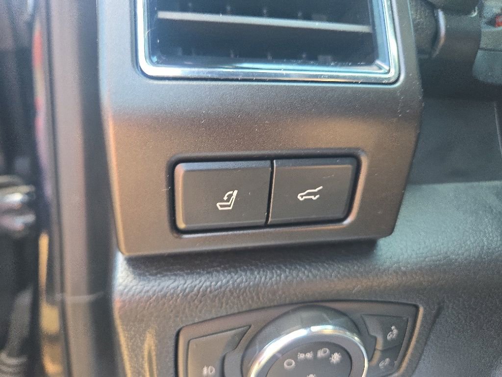 Used 2019 Ford Expedition Limited w/ Equipment Group 303A AWD/4WD image 17