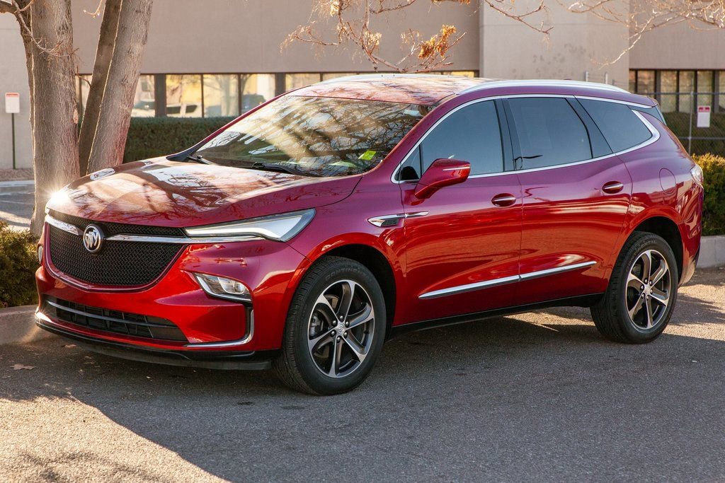 Used 2022 Buick Enclave Essence w/ Sport Touring Edition image 9