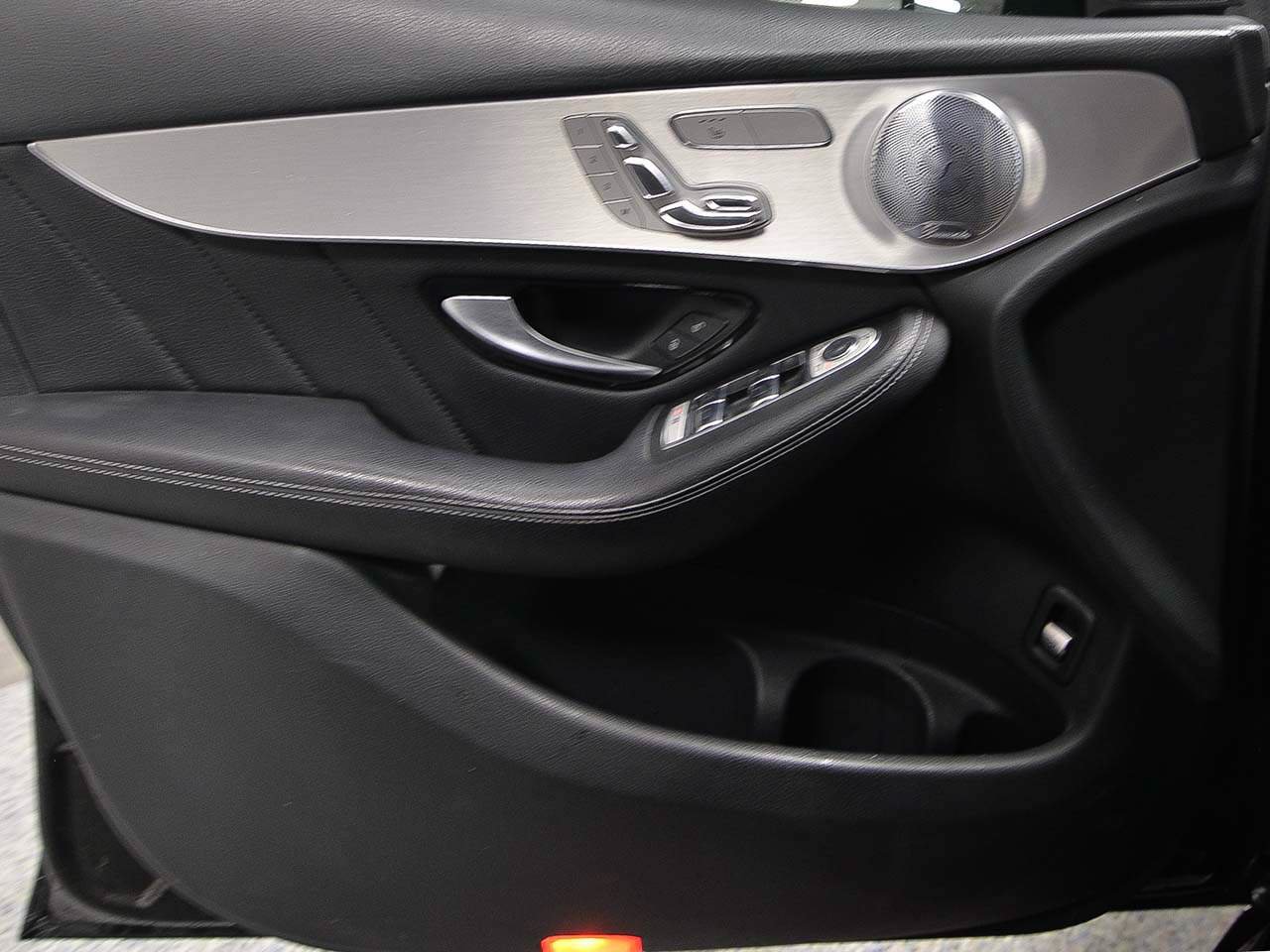 Used 2019 Mercedes-Benz GLC 300 image 7