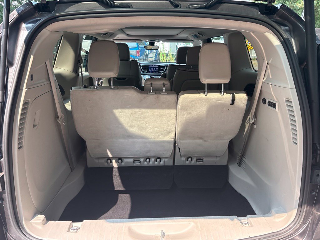 Used 2020 Chrysler Pacifica Limited FWD image 27