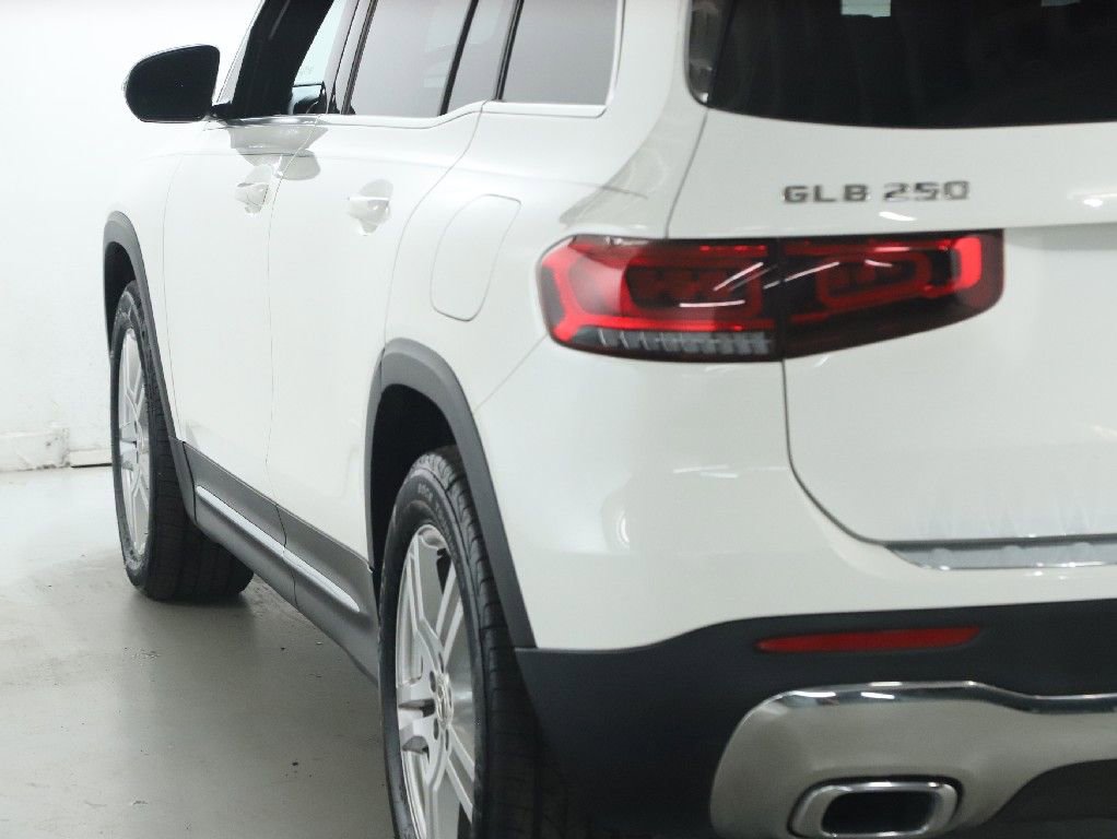 Used 2023 Mercedes-Benz GLB 250 4MATIC image 42