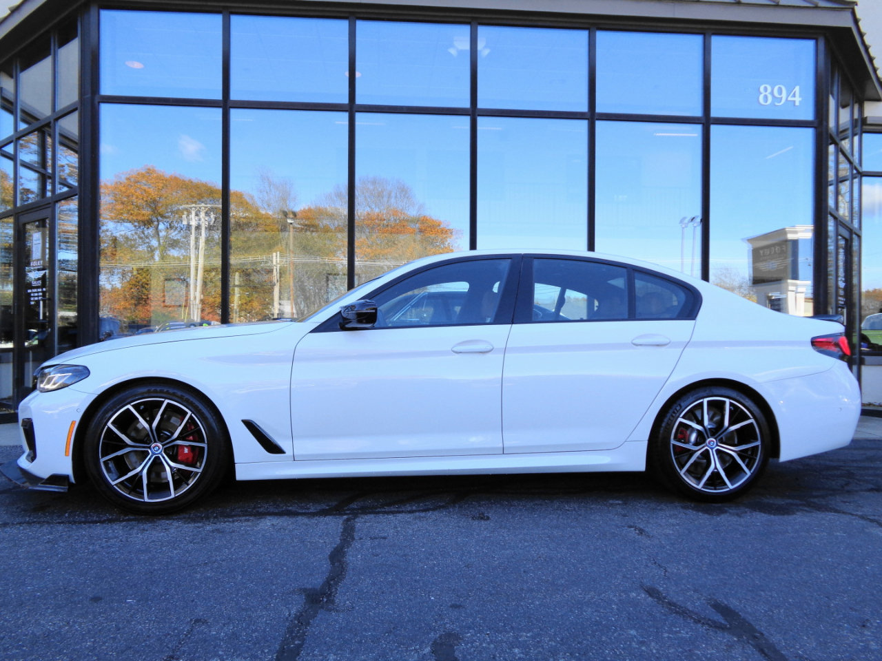 Used 2023 BMW M550i xDrive w/ Executive Package image 8