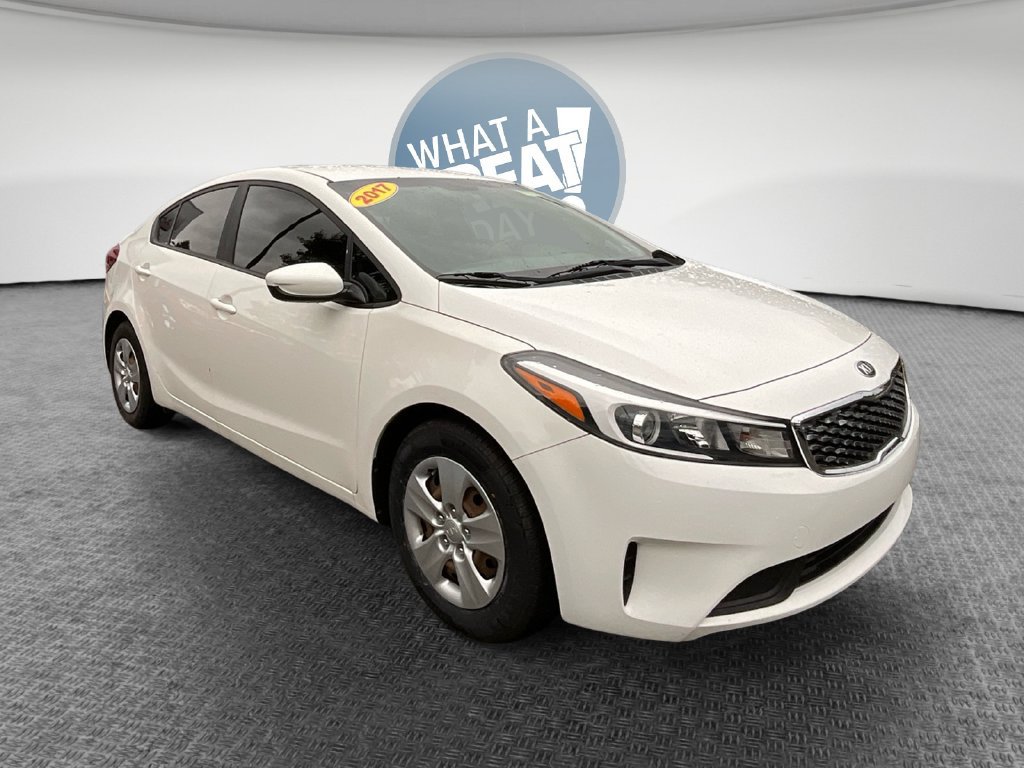 Used 2017 Kia Forte LX FWD image 1