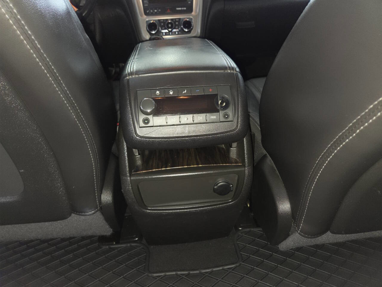 Used 2013 GMC Acadia Denali AWD/4WD image 23