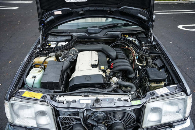 Used 1995 Mercedes-Benz E 320 Convertible image 21