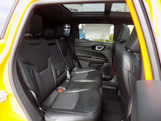 New 2026 Jeep Compass Latitude w/ Sun and Sound Group image 23