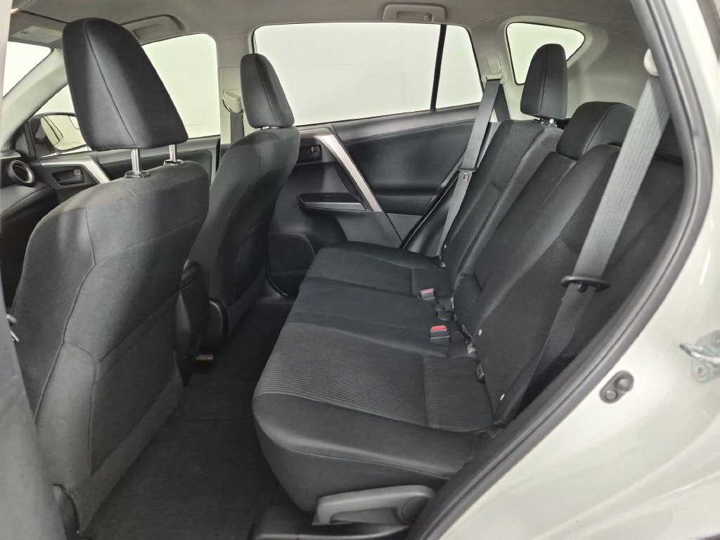 Used 2016 Toyota RAV4 LE FWD image 28