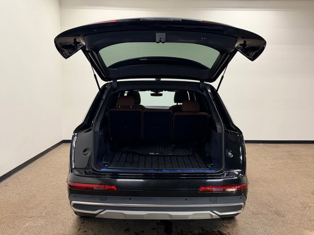 Used 2023 Audi Q7 3.0T Premium w/ Convenience Package image 5