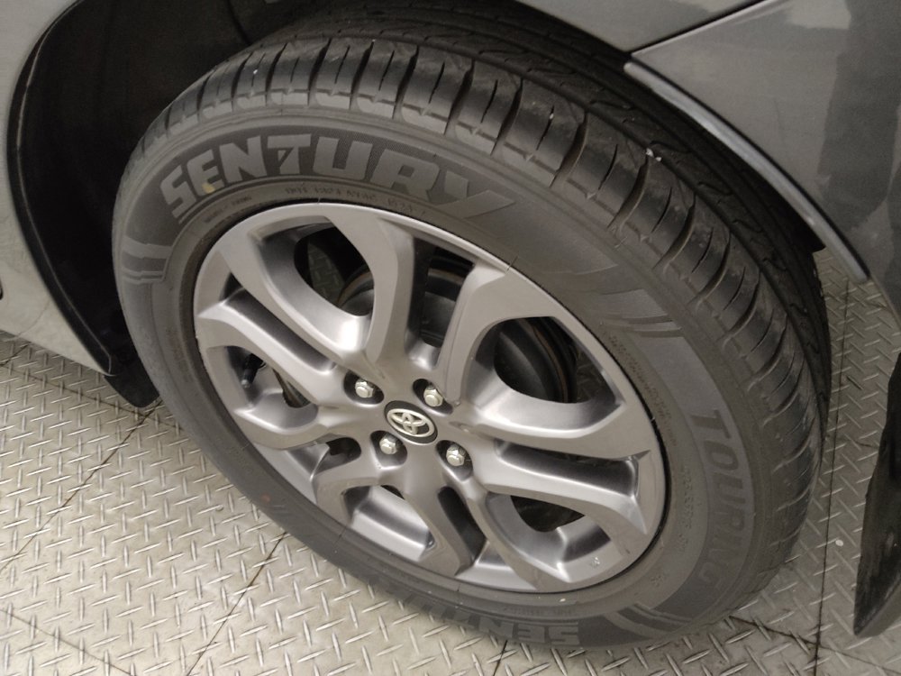 Used 2019 Toyota Yaris XLE FWD image 31