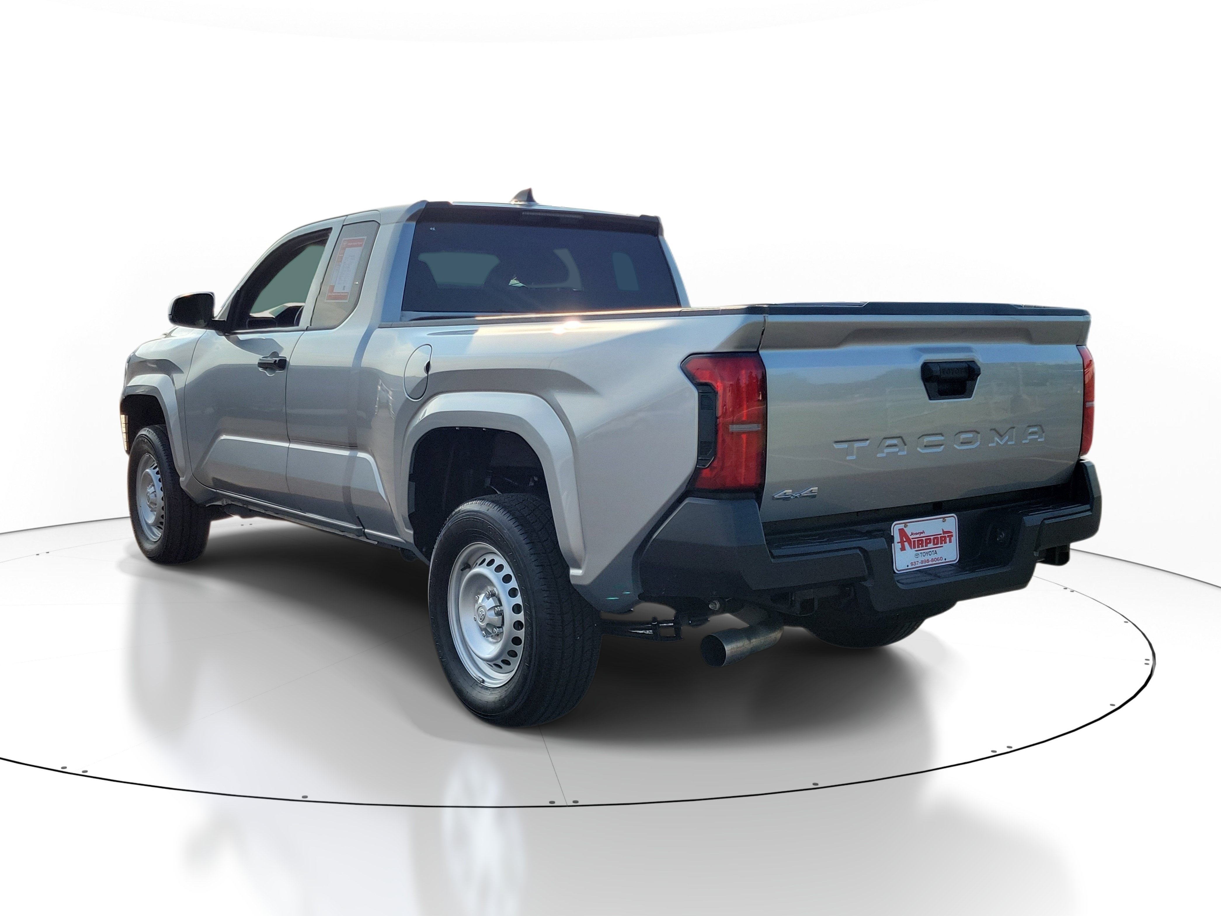 Used 2025 Toyota Tacoma SR AWD/4WD image 3