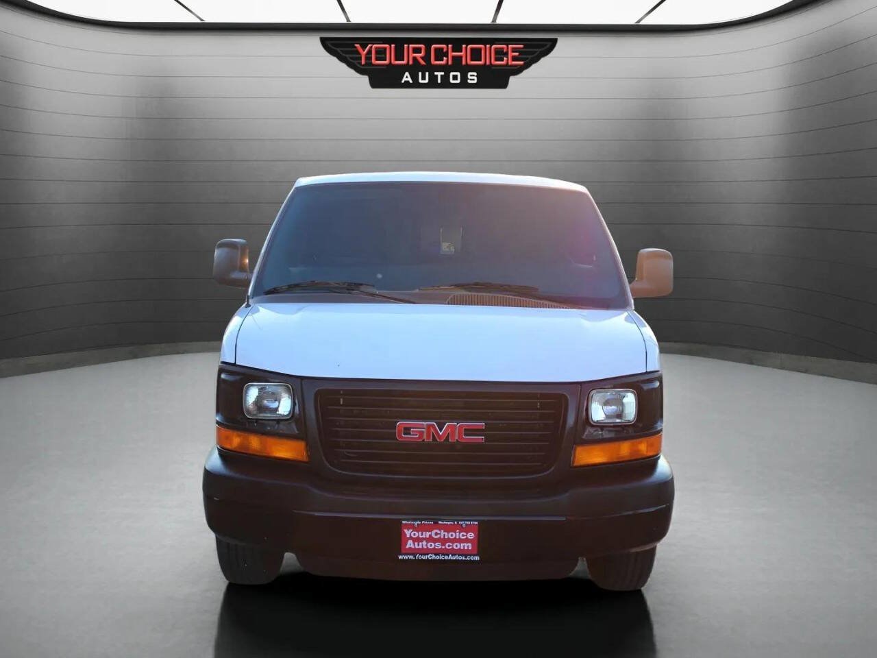 Used 2016 GMC Savana 3500 Extended RWD image 1