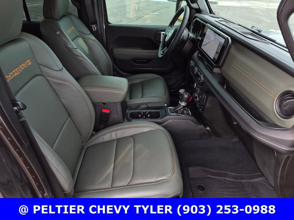 Used 2025 Jeep Gladiator Mojave image 12