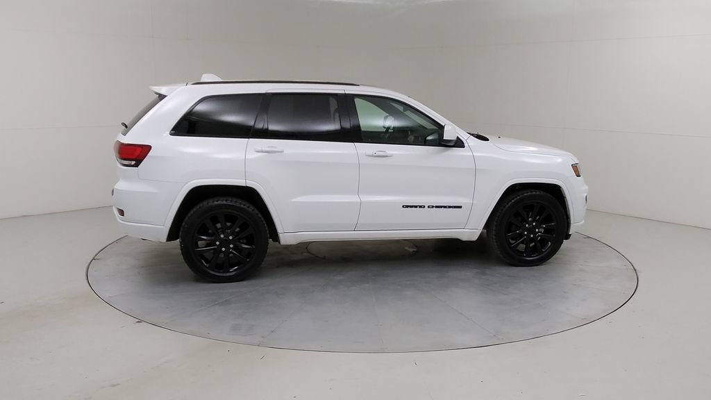 Used 2019 Jeep Grand Cherokee Altitude AWD/4WD image 13