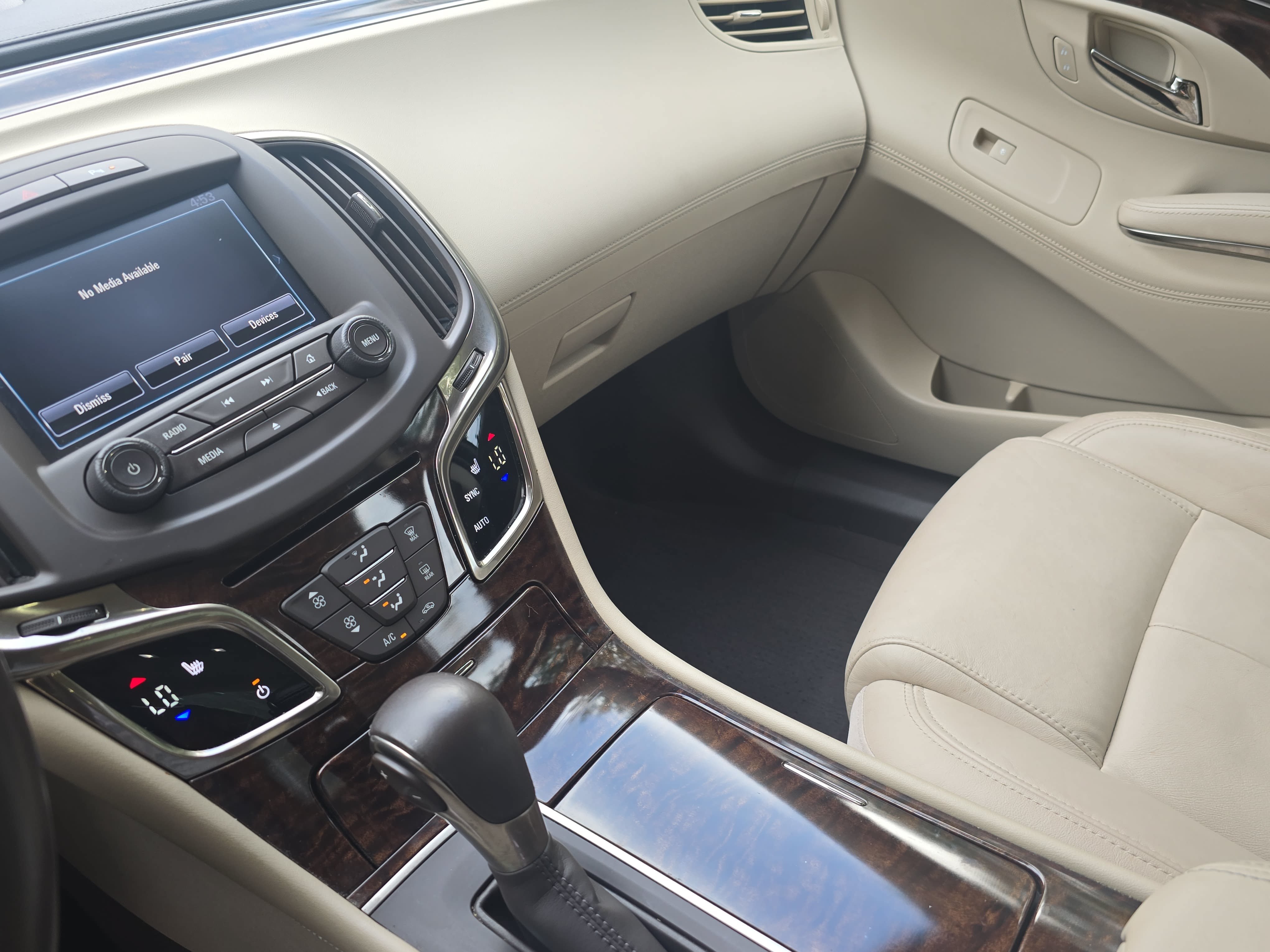 Used 2014 Buick LaCrosse Leather FWD image 23