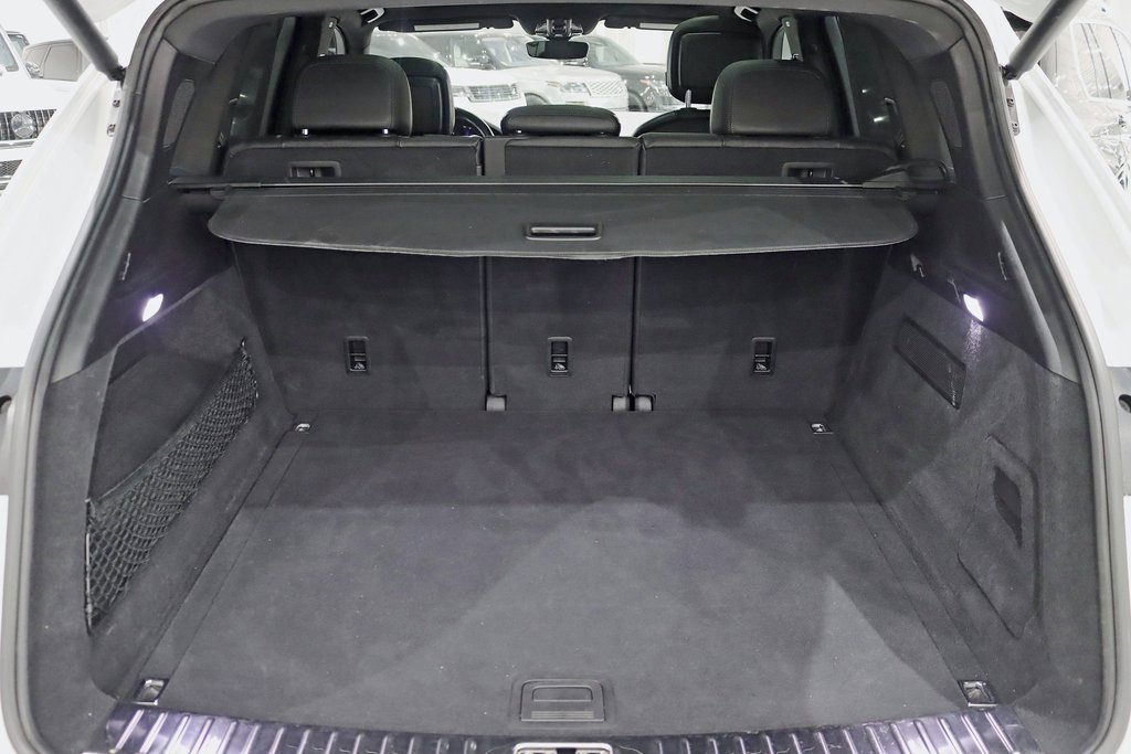 Used 2022 Porsche Cayenne Platinum Edition image 40
