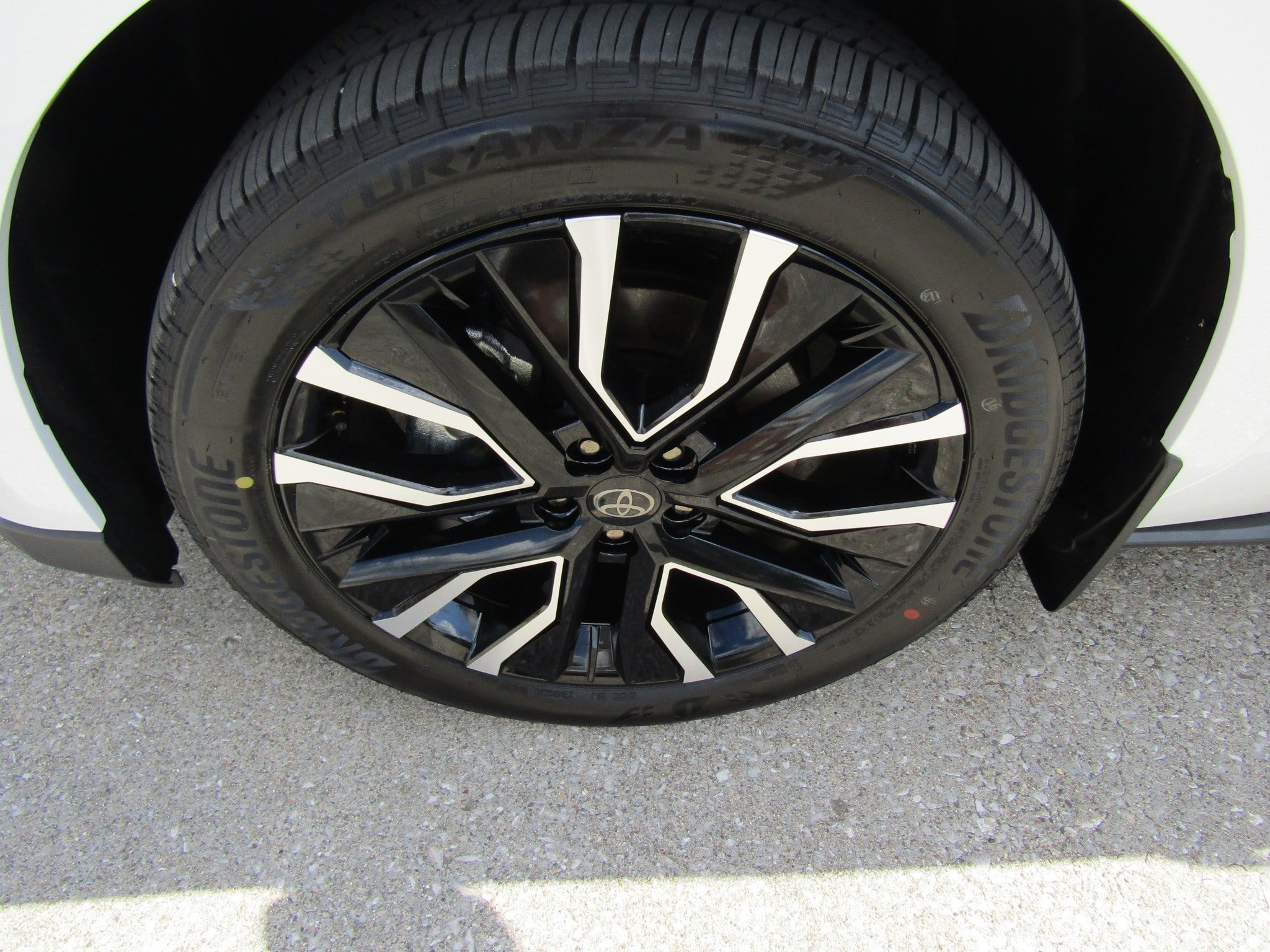 Used 2026 Toyota bZ AWD/4WD image 9