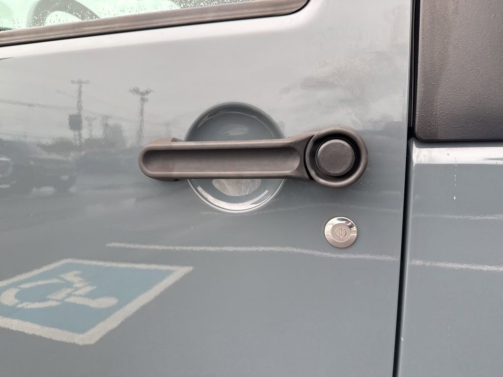 Used 2015 Jeep Wrangler Sahara w/ Connectivity Group image 11