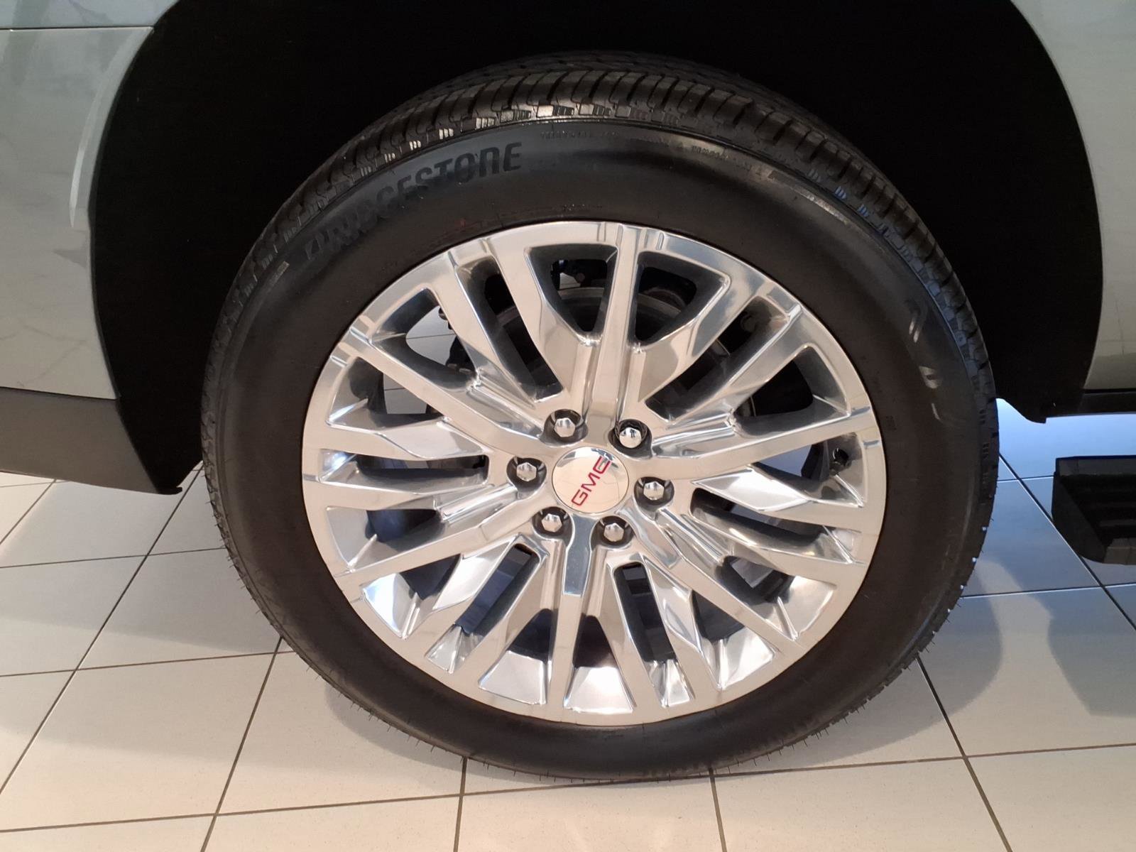 New 2025 GMC Yukon XL Denali w/ Sun & Power Step Package image 7