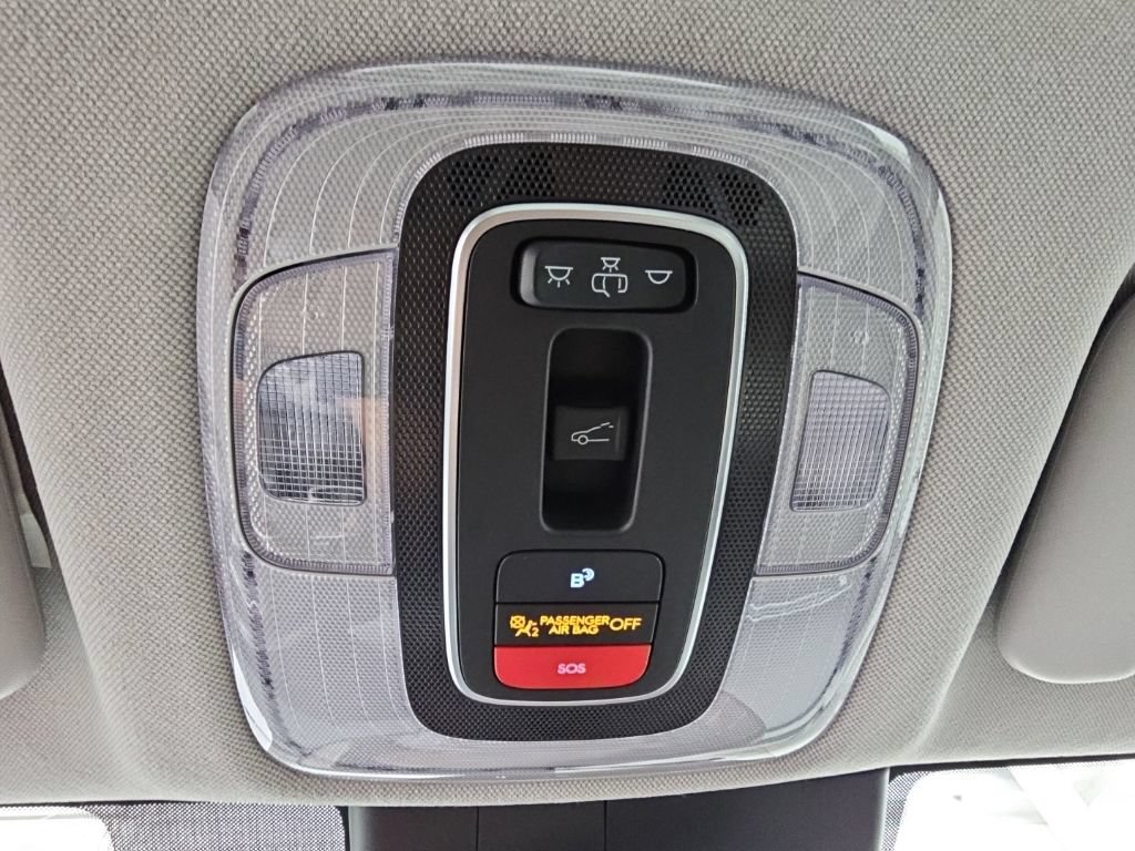 Used 2025 Hyundai Elantra Limited FWD image 22