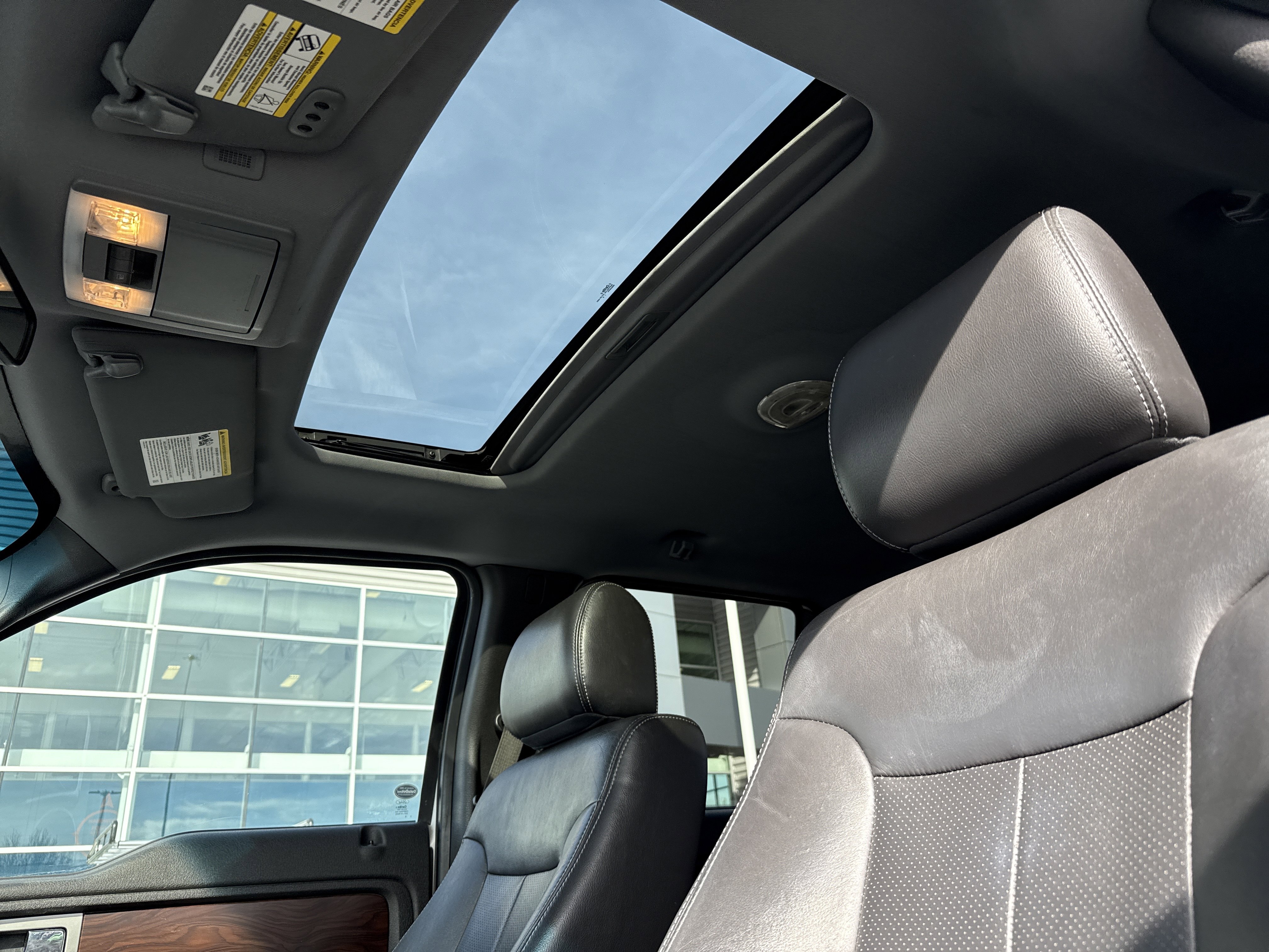 Used 2012 Ford F150 Lariat w/ Lariat Chrome Pkg image 14