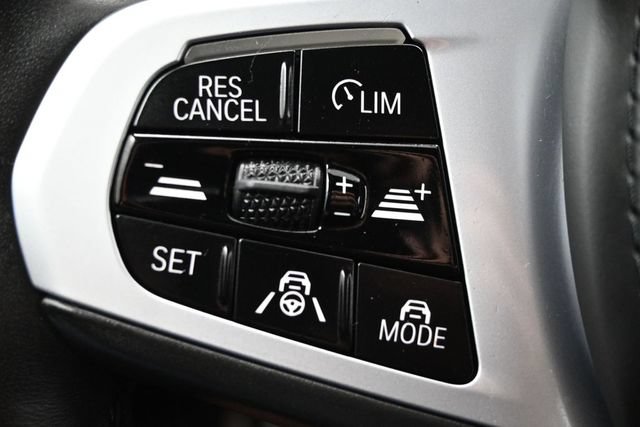 Used 2021 BMW M550i xDrive w/ Dynamic Handling Package AWD/4WD image 18