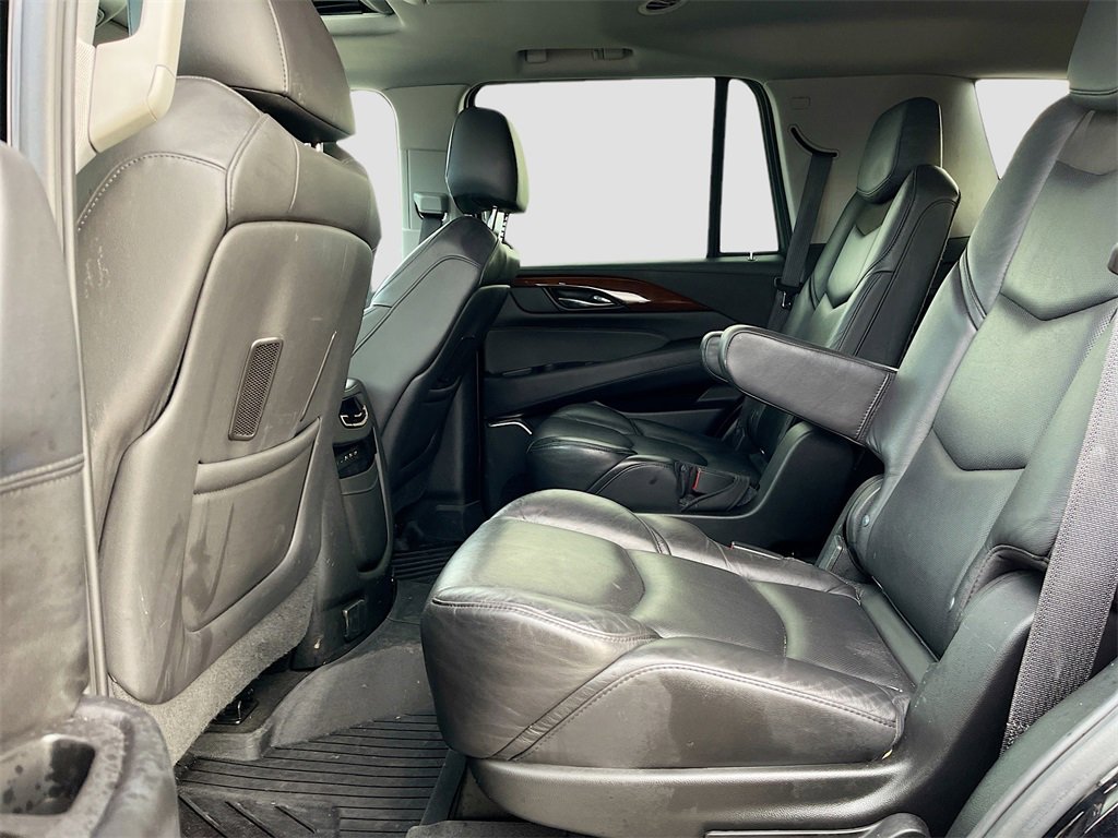 Used 2020 Cadillac Escalade Premium Luxury w/ Escalade Sport Edition image 24
