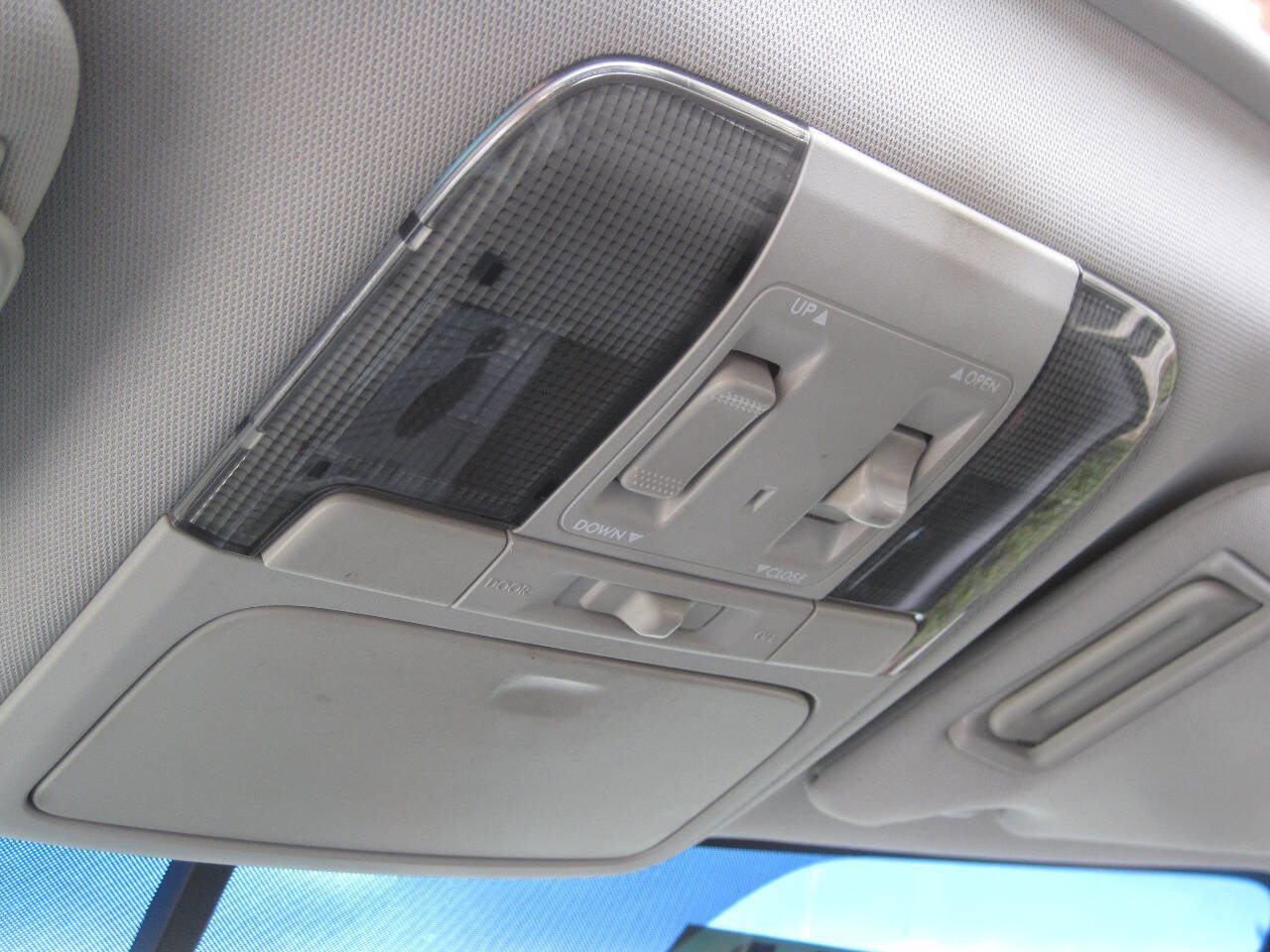 Used 2011 Subaru Outback 3.6R Limited image 34