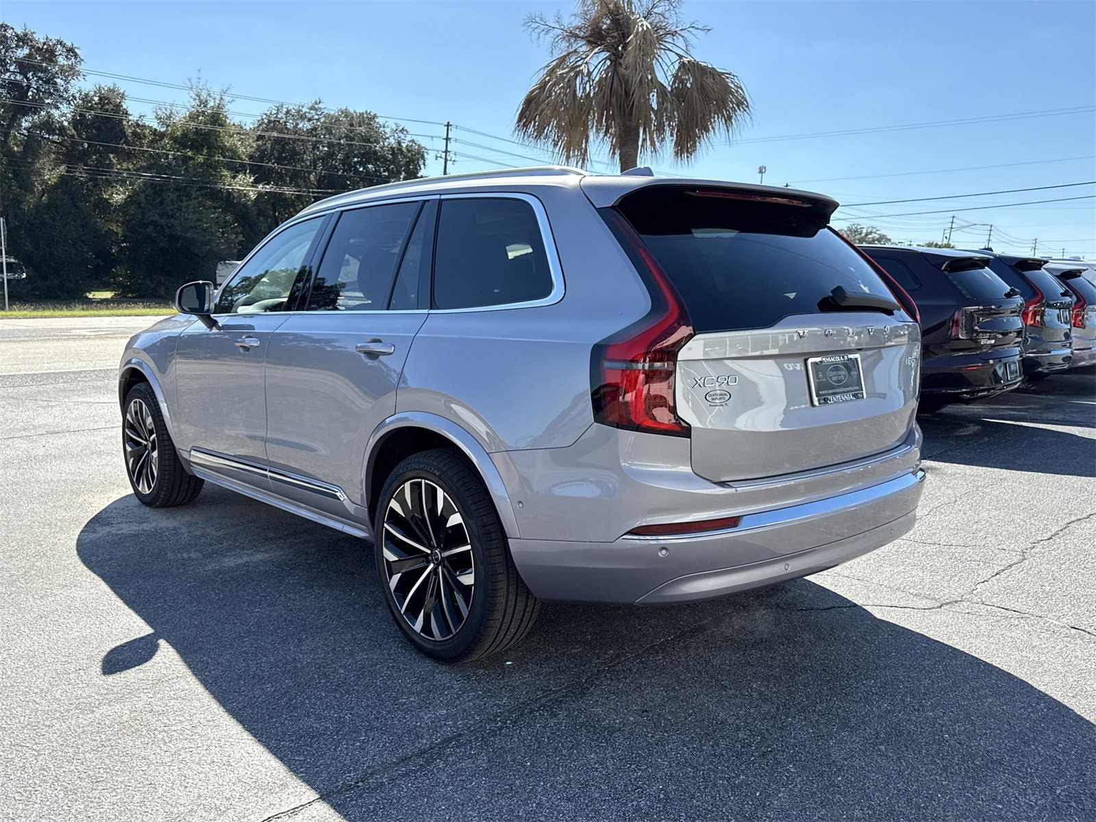 New 2026 Volvo XC90 B5 Plus w/ Protection Package Premier AWD/4WD image 3