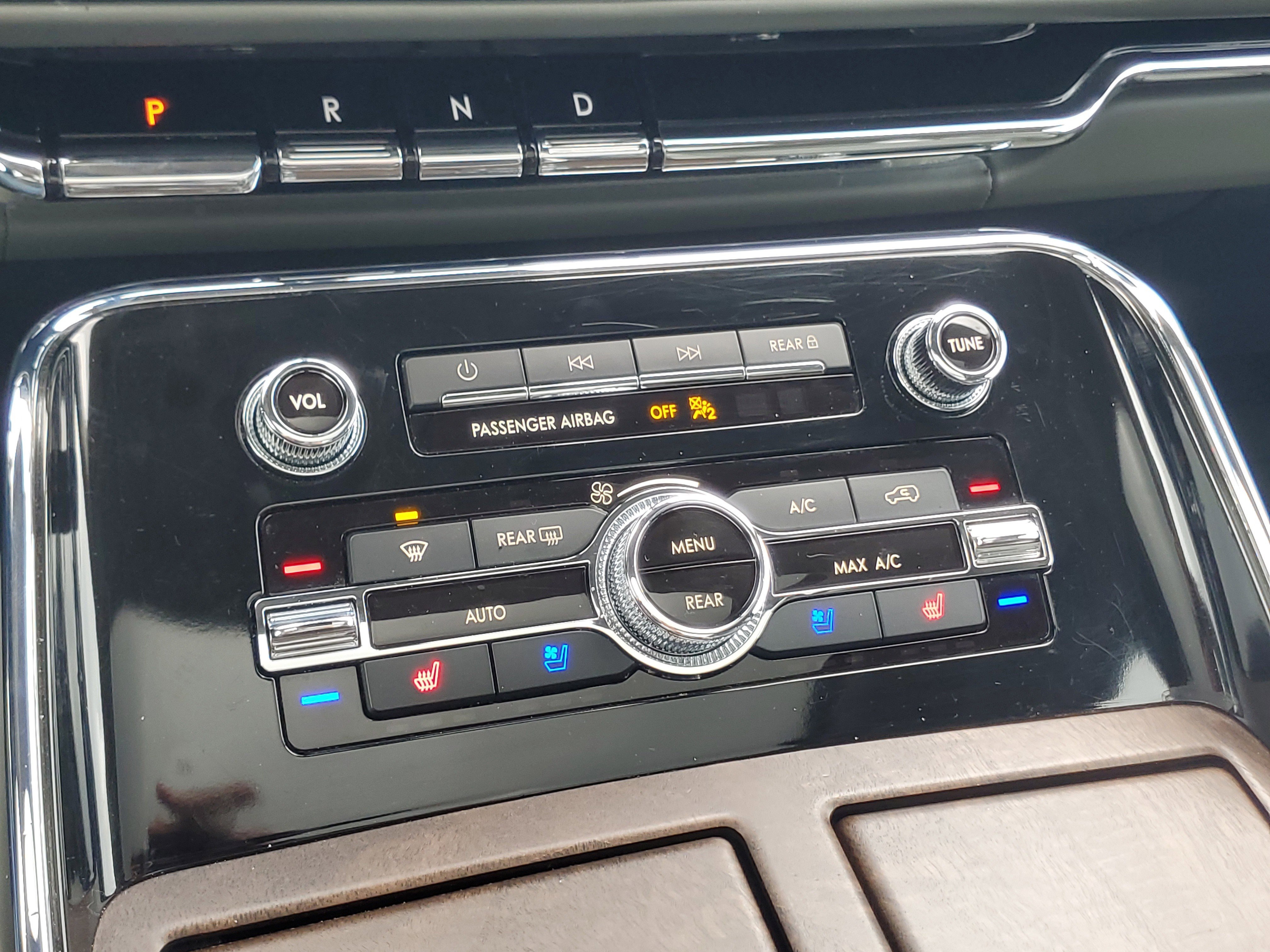 Certified 2024 Lincoln Navigator Black Label AWD/4WD image 16