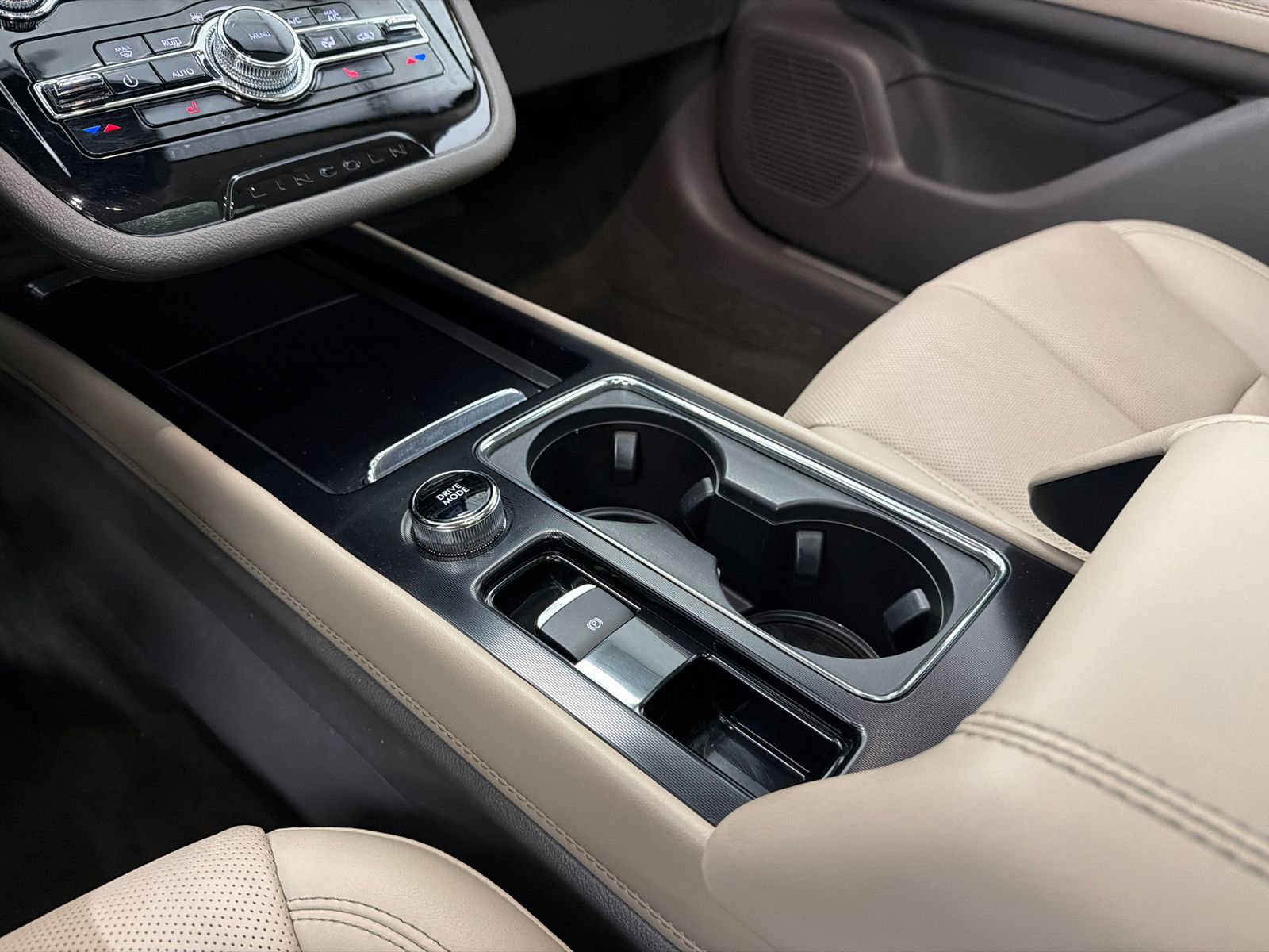 Used 2022 Lincoln Corsair Grand Touring image 30