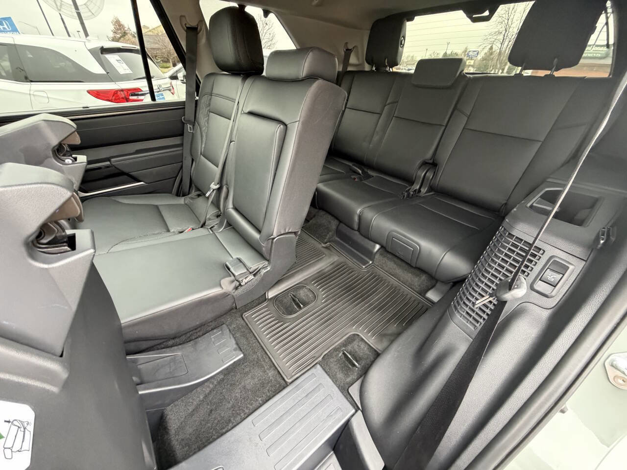 Used 2024 Toyota Sequoia Limited w/ Tow Technology Package AWD/4WD image 21