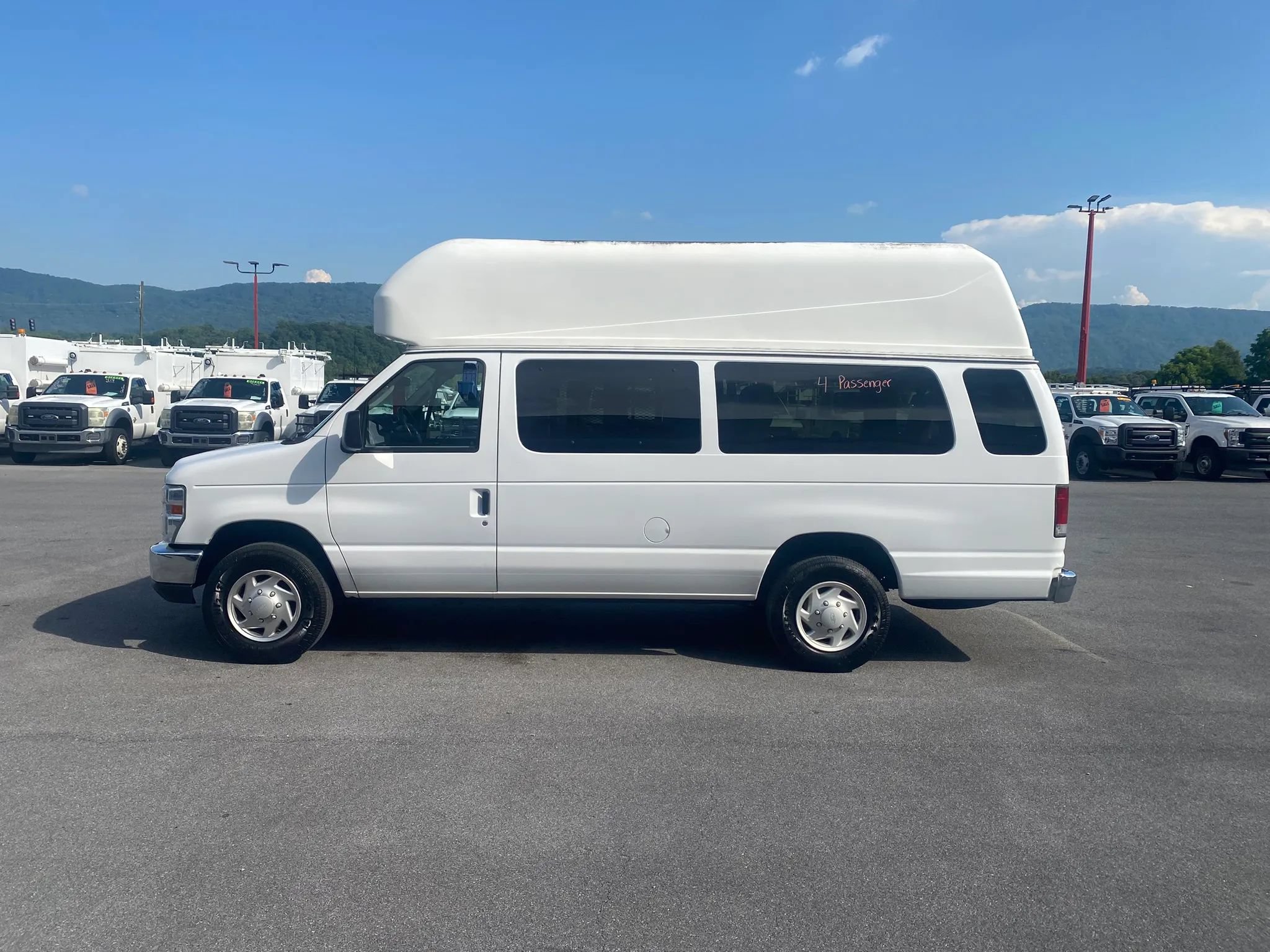 Used 2014 Ford E-350 and Econoline 350 Extended Super Duty w/ Power Group RWD image 5