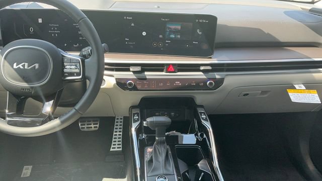 Certified 2025 Kia Sorento SX image 11