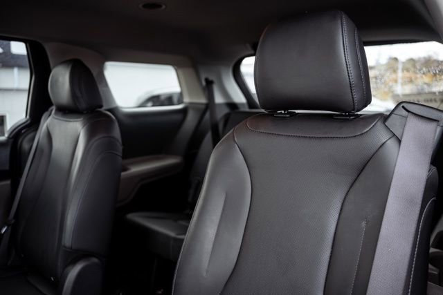 Used 2025 Kia Carnival image 24