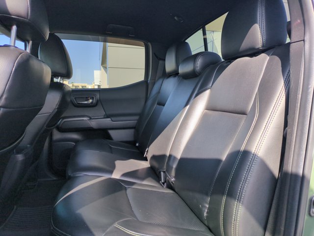 Used 2022 Toyota Tacoma TRD Sport w/ Technology Package RWD image 17