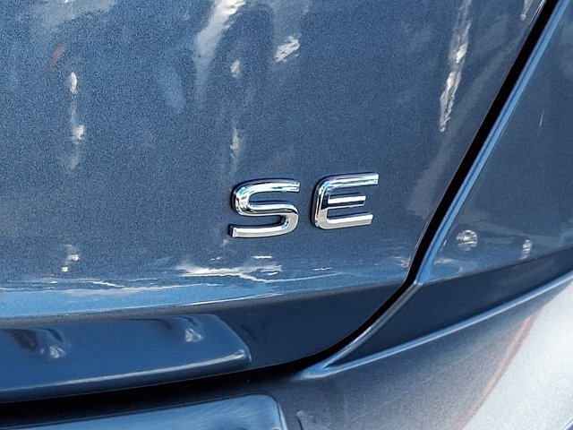 Certified 2023 Volkswagen Jetta SE w/ Panoramic Sunroof Package FWD image 37