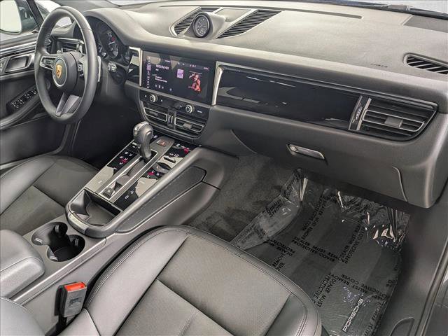 Certified 2023 Porsche Macan image 25