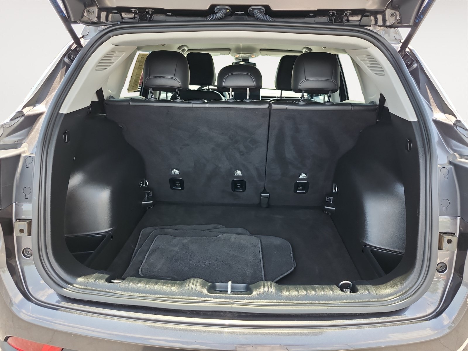 Used 2022 Jeep Compass Latitude FWD image 16