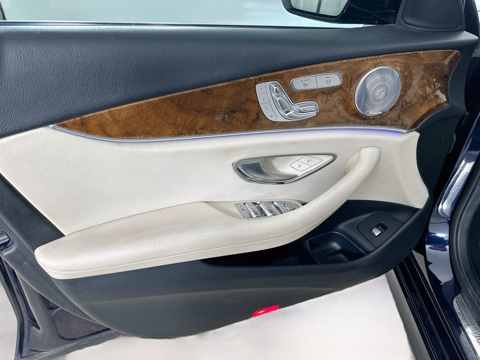 Used 2018 Mercedes-Benz E 300 4MATIC image 16